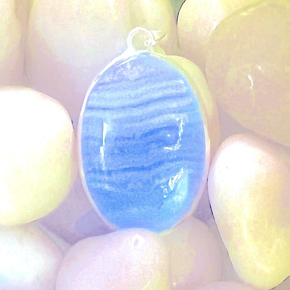 925 Sterling Silver and Blue Lace Agate Pendant, NWOT, absolutely gorgeous!